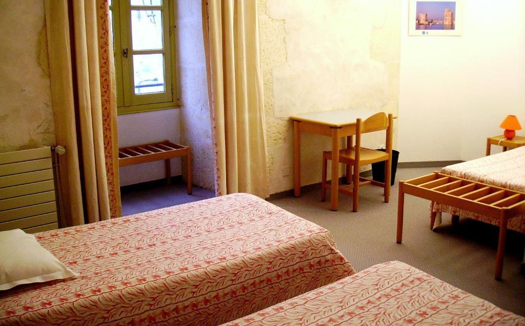 Hotel Abbaye Royale Saint-Jean-dʼAngély Zimmer foto