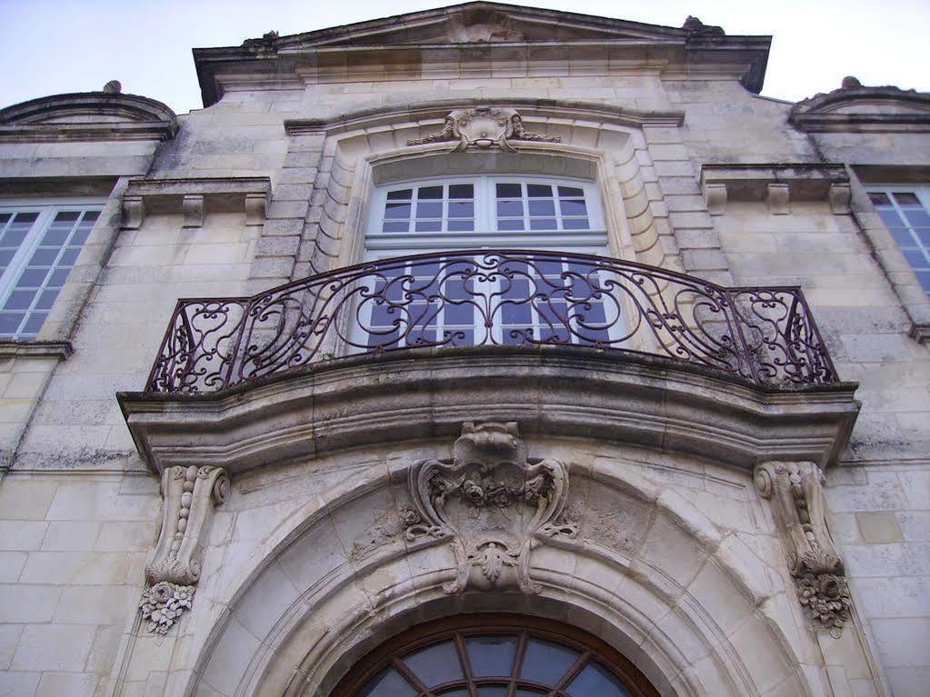 Hotel Abbaye Royale Saint-Jean-dʼAngély Exterior foto